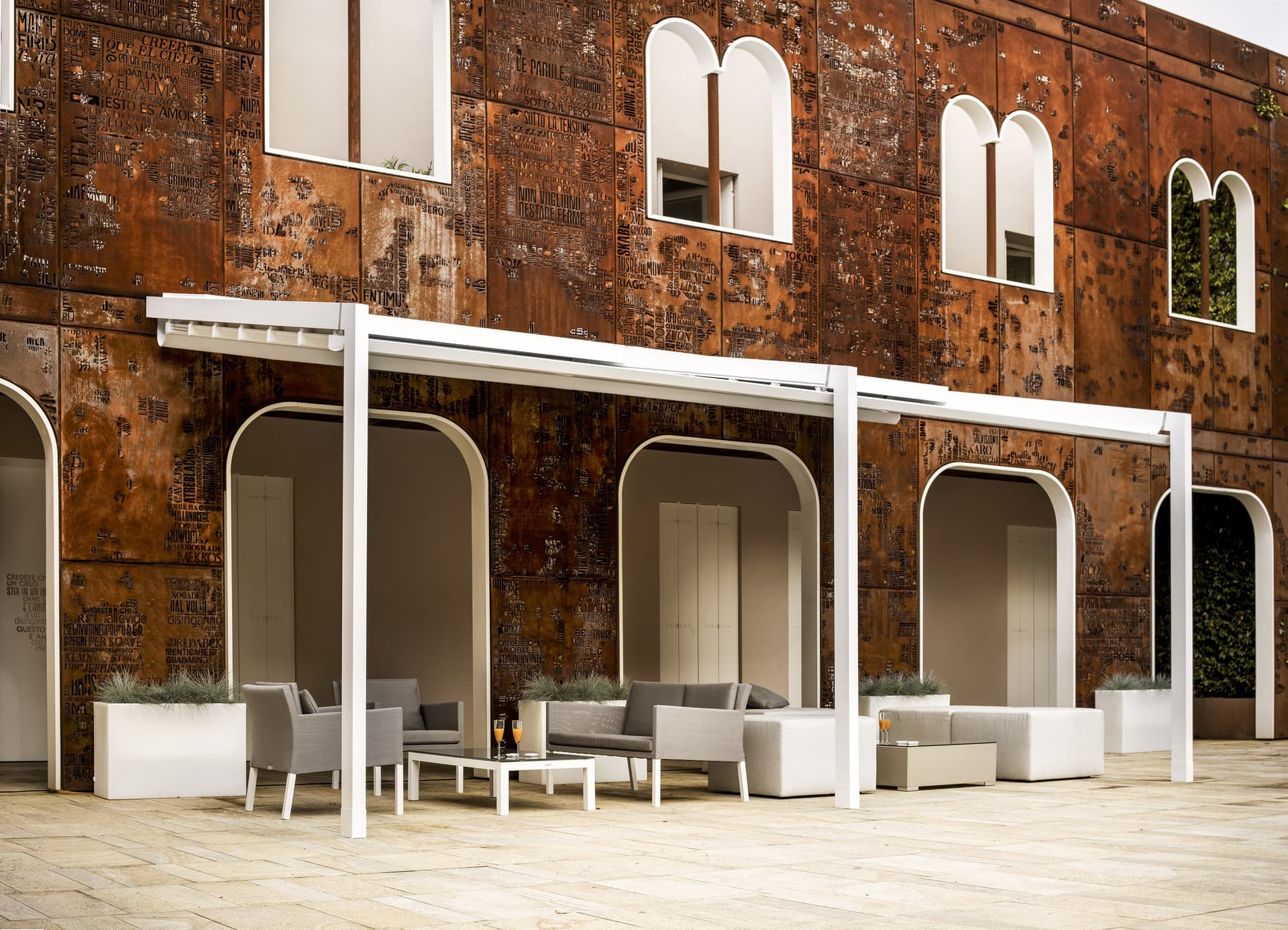 GIBUS
LUCE
Pergola with sliding cover