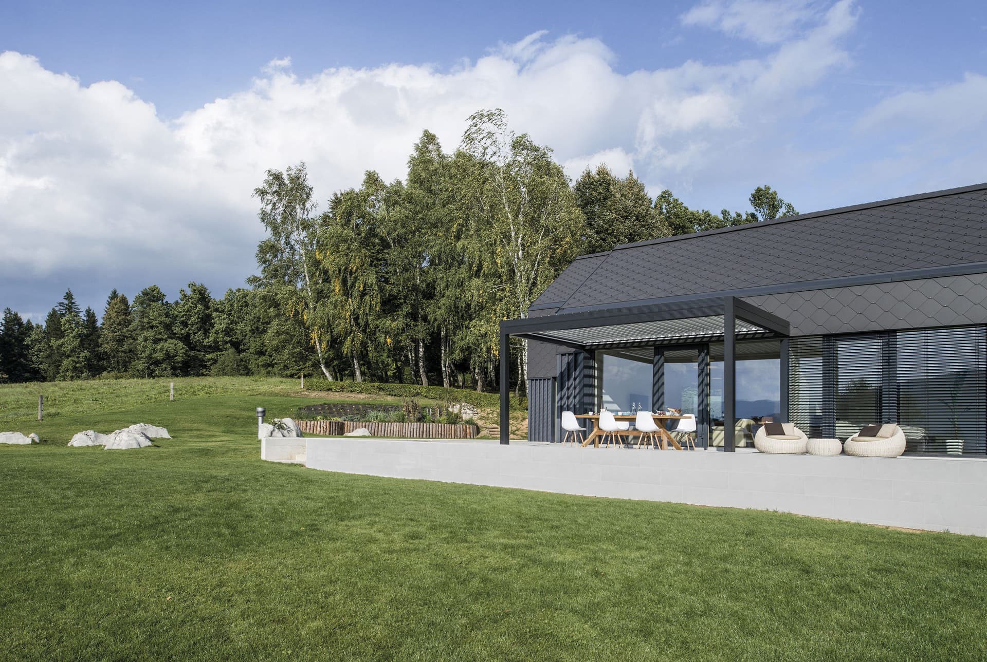 GIBUS
TWIST
Pergola with adjustable louvers
