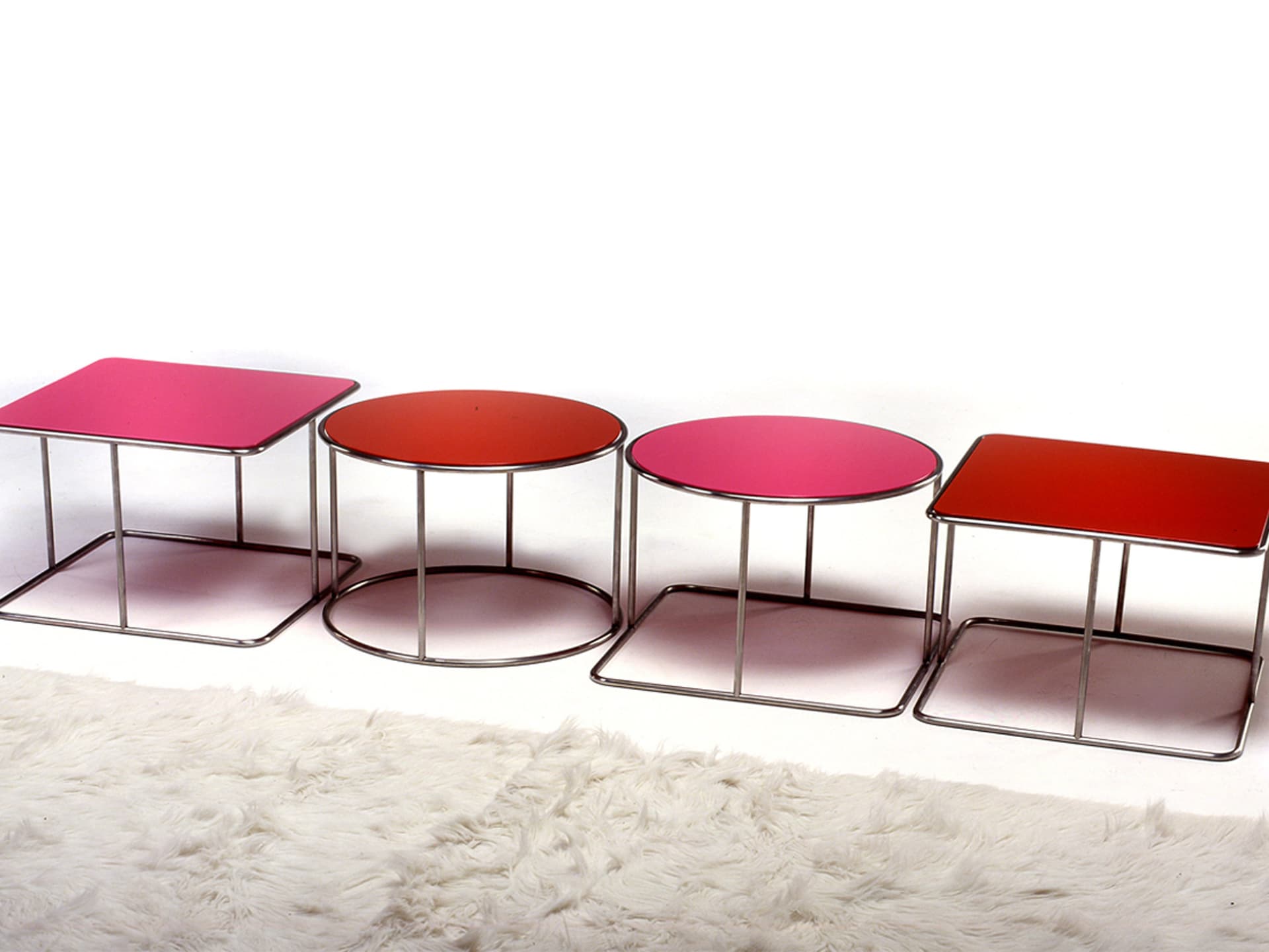 Giovannetti
JOLLY
Low square coffee table