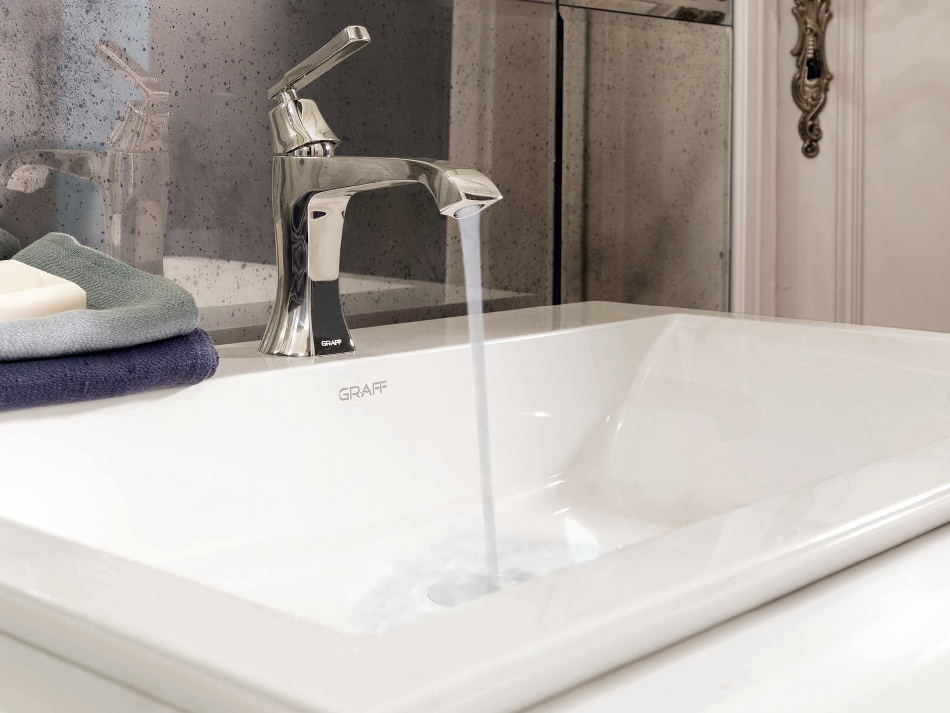 GRAFF
FINEZZA
Countertop single handle washbasin tap