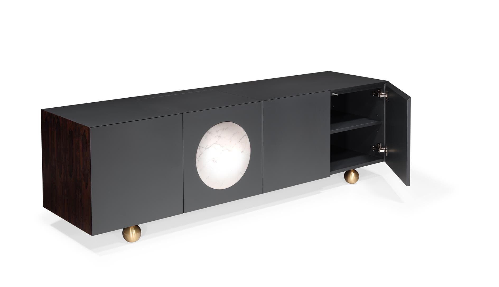 Hatt
IRIS
Wood veneer sideboard with doors