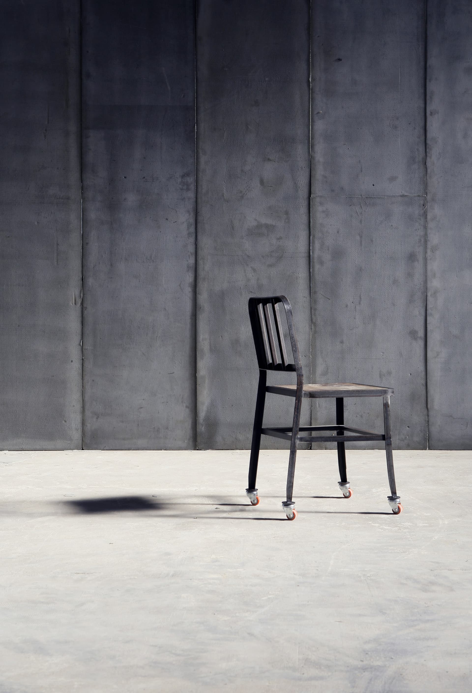 Heerenhuis
METAL CHAIR
Metal chair with castors