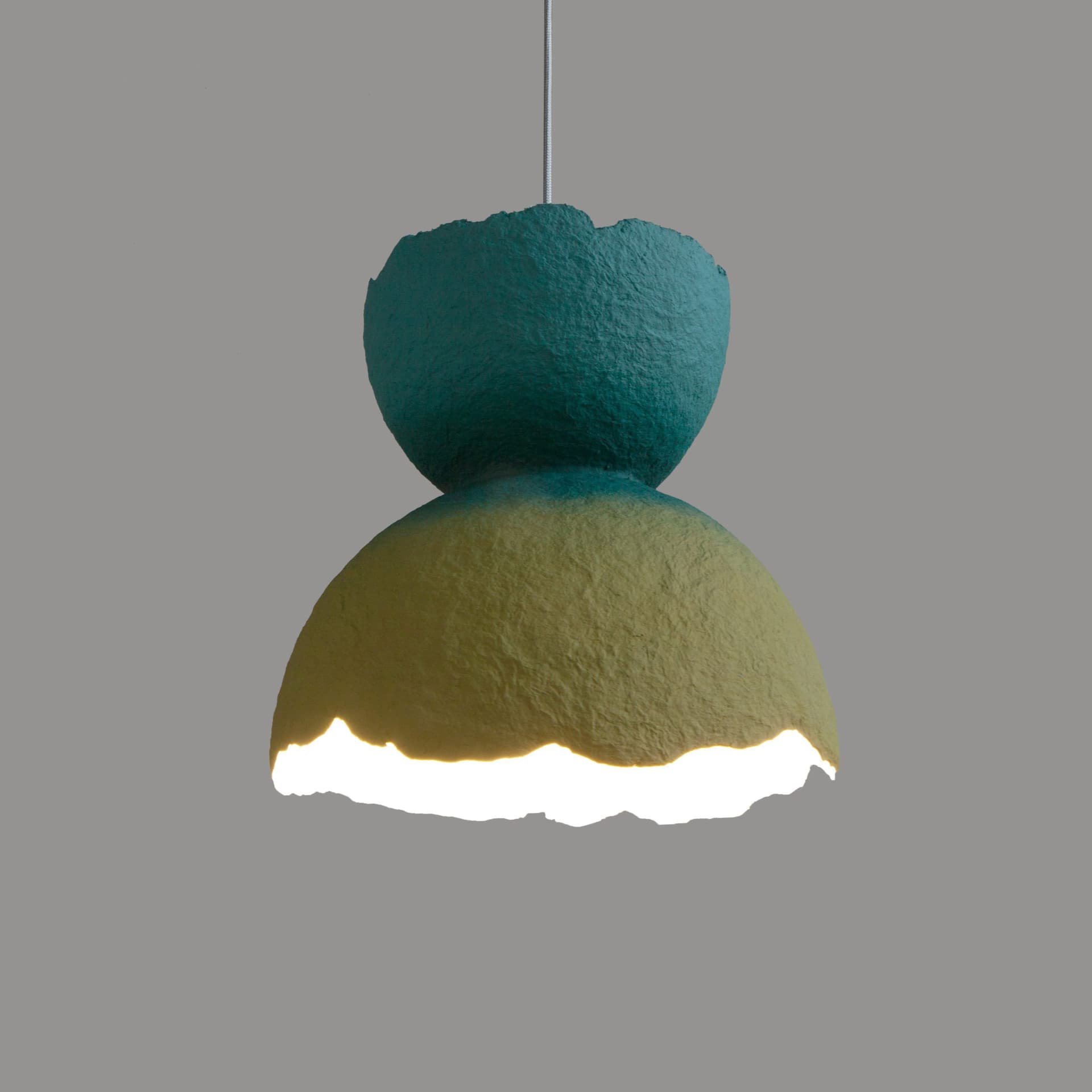HIS
PLATTYA
Handmade composite material pendant lamp