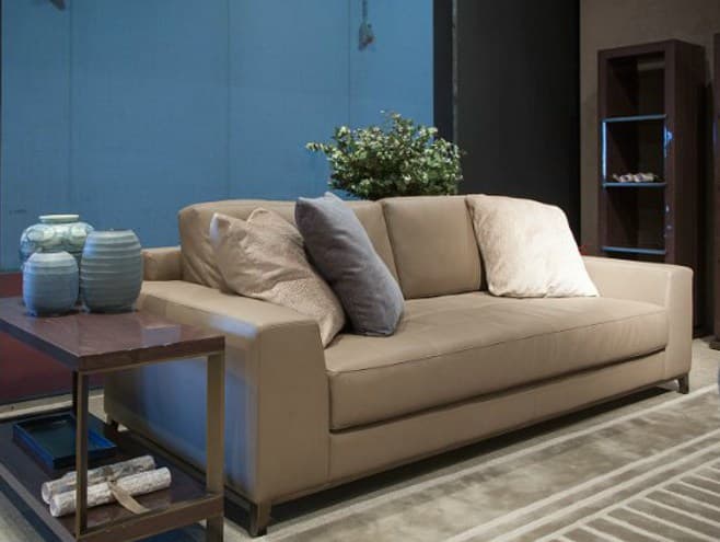 HUGUES CHEVALIER
PARIS
Leather sofa