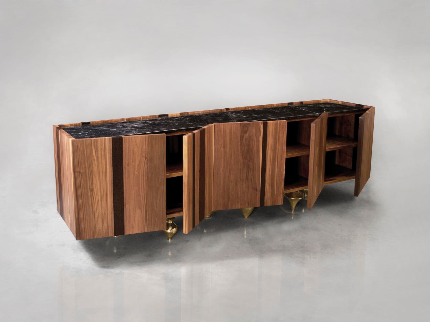 Il Pezzo Mancante
IL PEZZO 1 CREDENZA
Wooden sideboard with doors