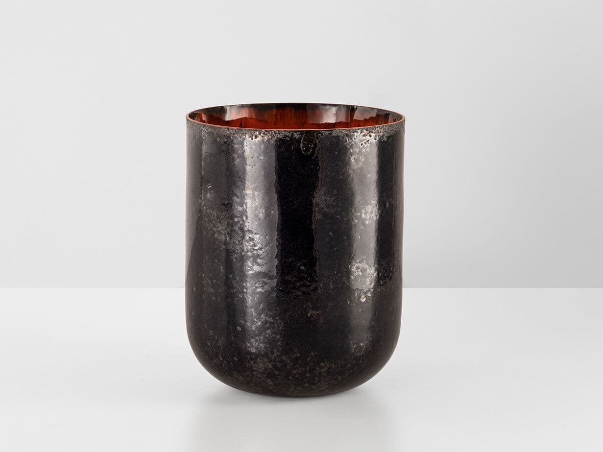 Incalmi
MERCURIO ENAMEL
Round copper vase