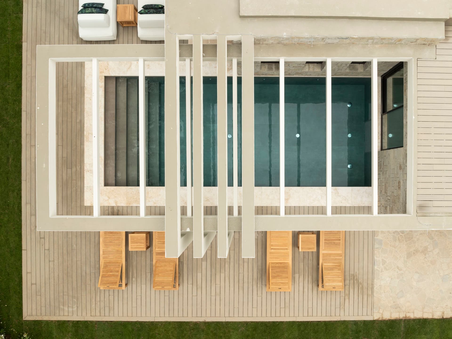 INDALO PISCINE
In-Ground swimming pool
Infinity In-Ground cement swimming pool