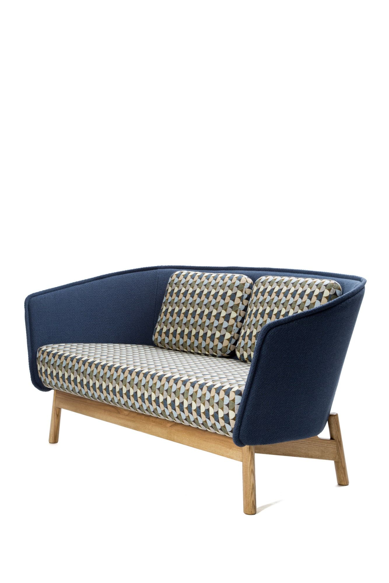 Inno
AURA WOOD
2 seater fabric sofa