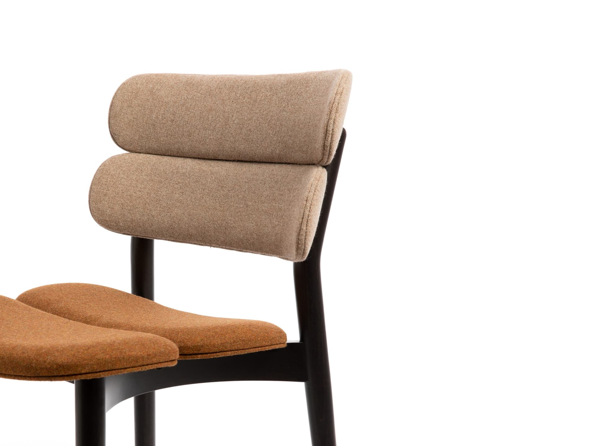 Innova Imbottiti
BANDS
Upholstered chair with wooden base