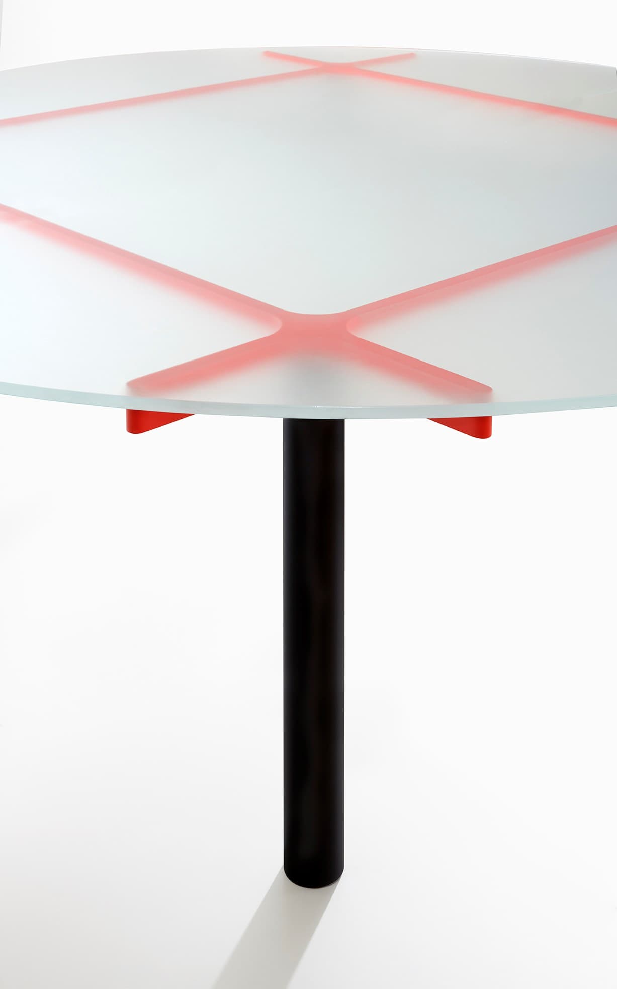 IOC project partners
BALANCE
Modular round glass meeting table