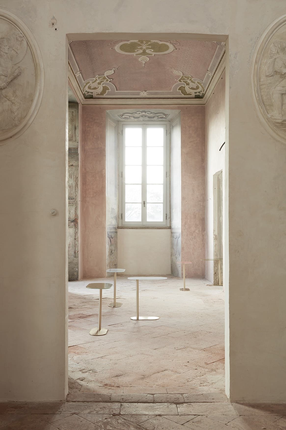 IOC project partners
CORVETTO
Oval side table