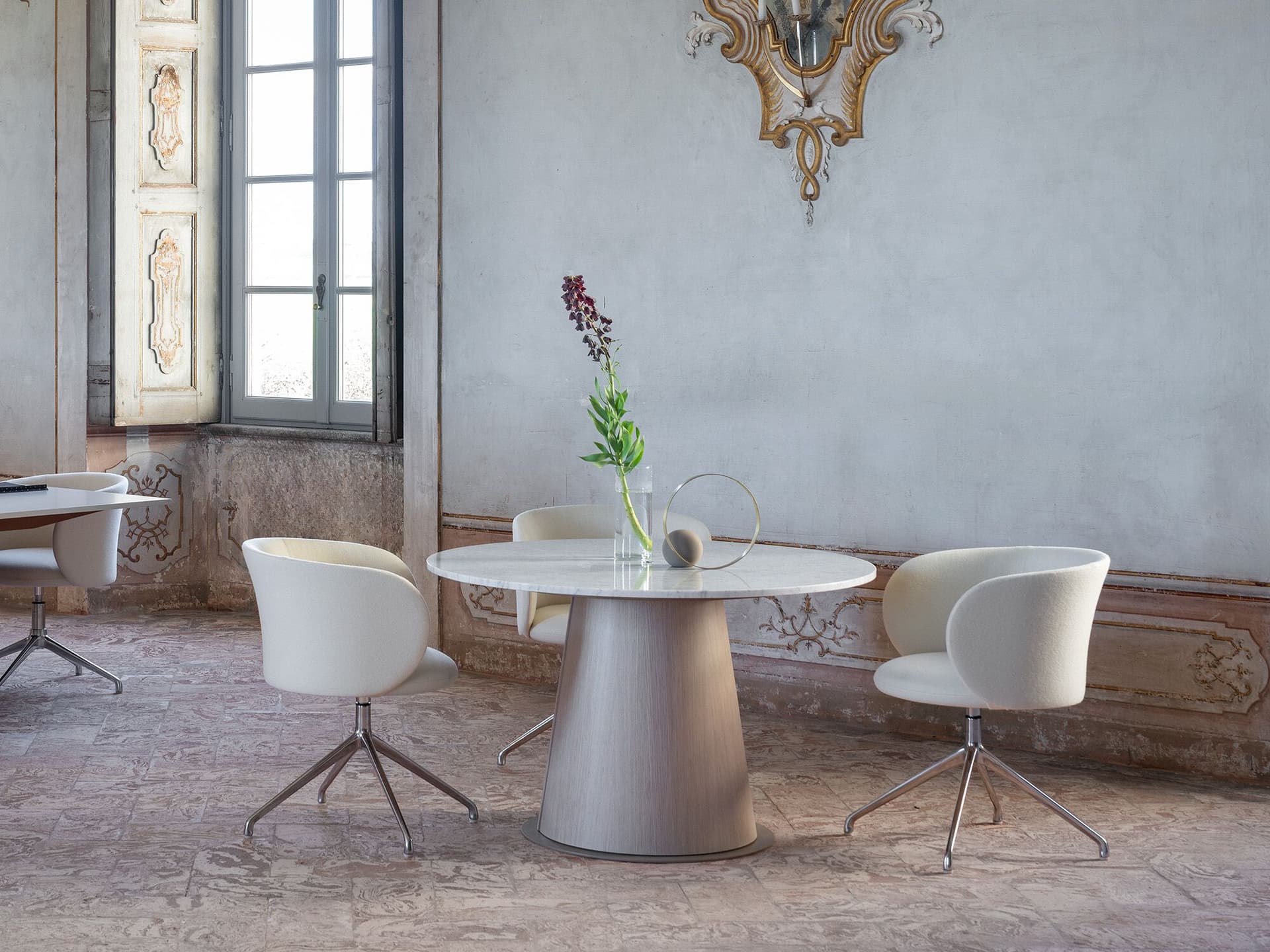 IOC project partners
DUOMO
Round wood and Carrara marble table