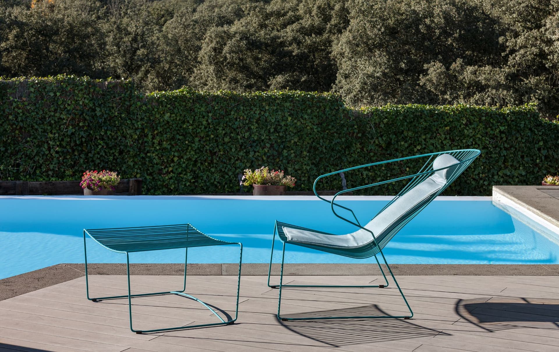 ISIMAR
BOLONIA
Rectangular steel garden footstool