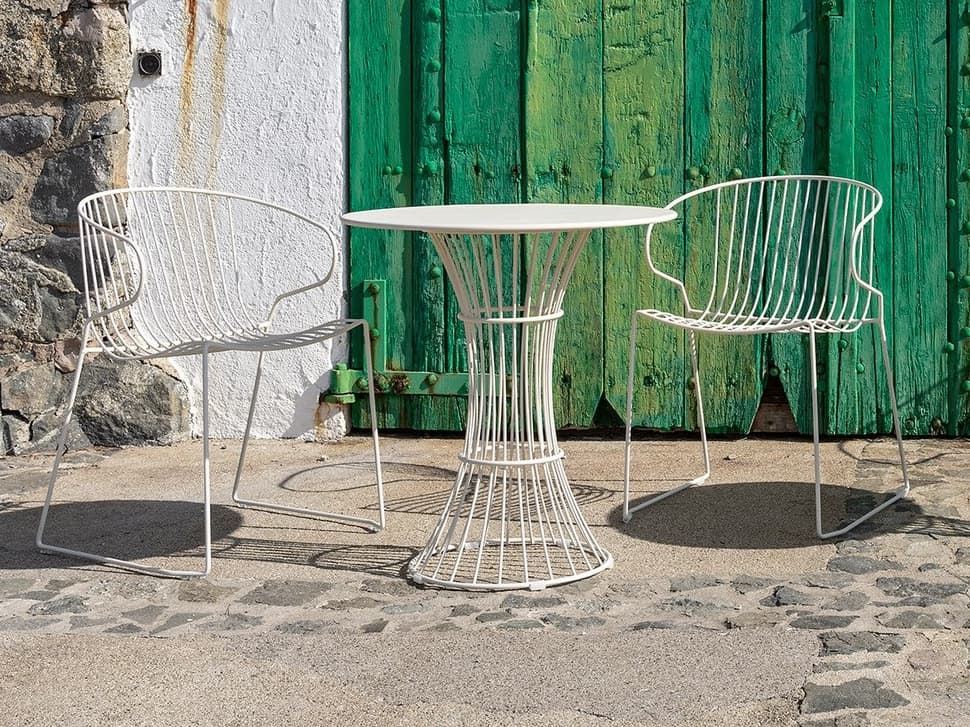 ISIMAR
BOLONIA
Sled base steel garden chair with armrests