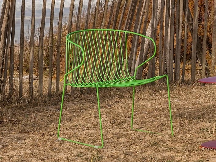 ISIMAR
BOLONIA
Steel low lounge chair with armrests