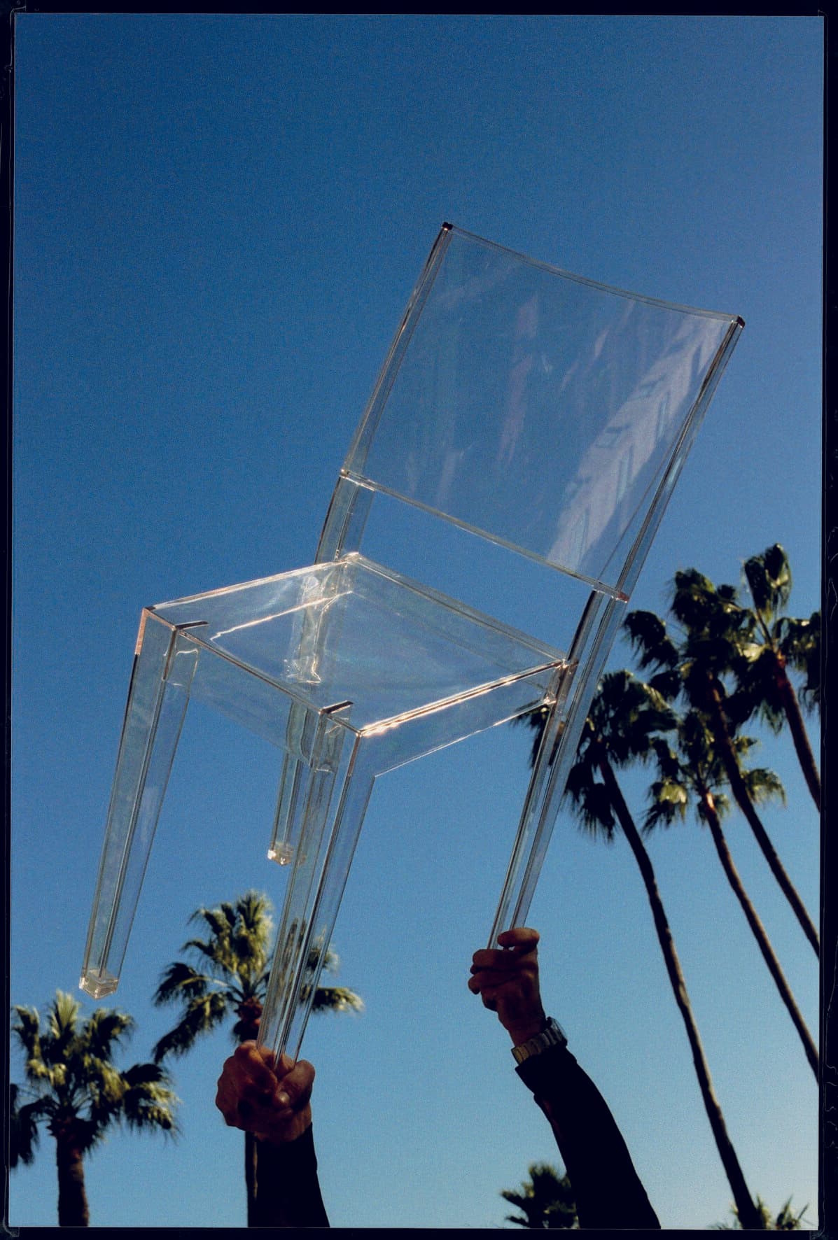 Kartell
LA MARIE
Open back stackable polycarbonate chair