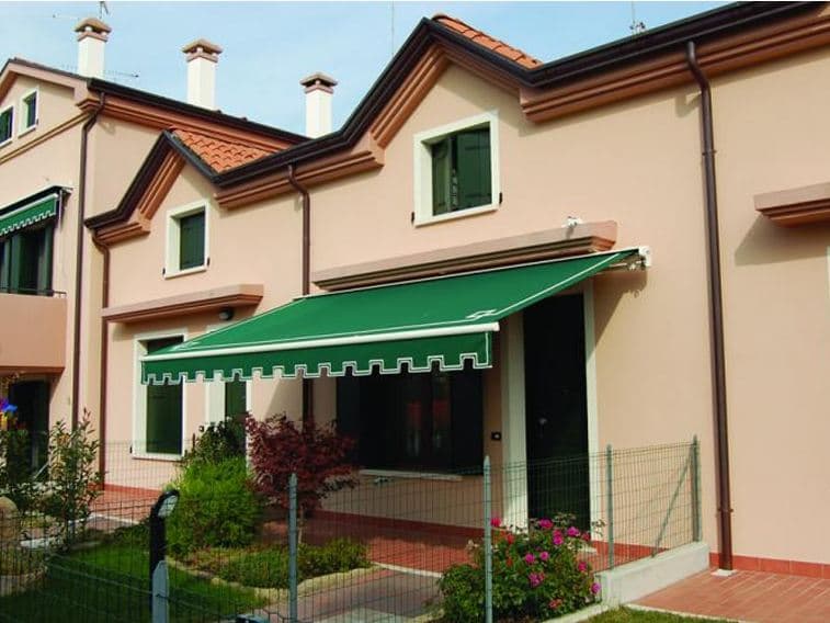KE Outdoor Design
ANTHEA
Box Folding arm awning