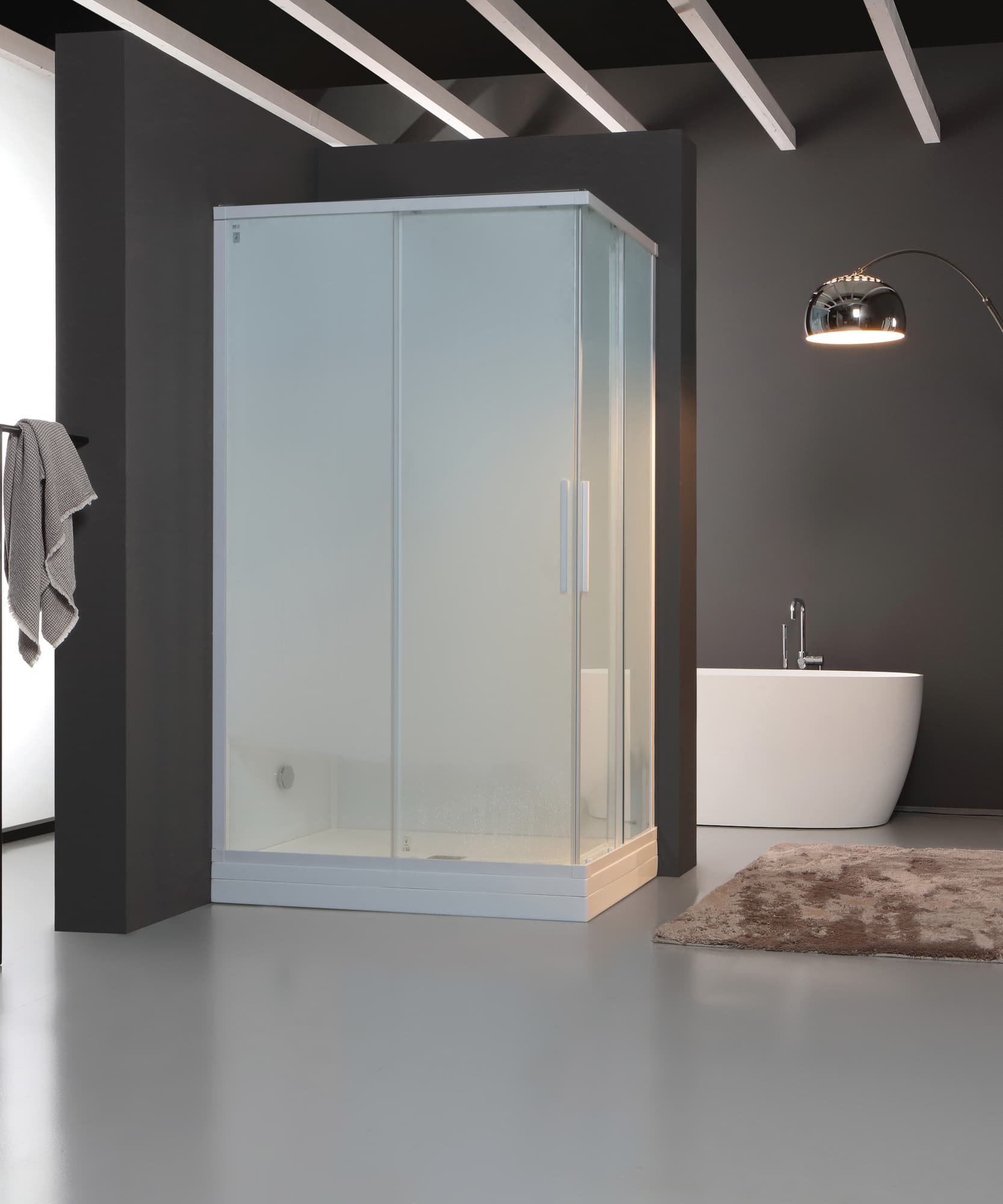 Kinedo
K750
Multifunction rectangular shower cabin with sliding door