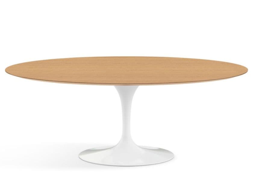 Knoll
SAARINEN
Oval table with wooden top and aluminium base
