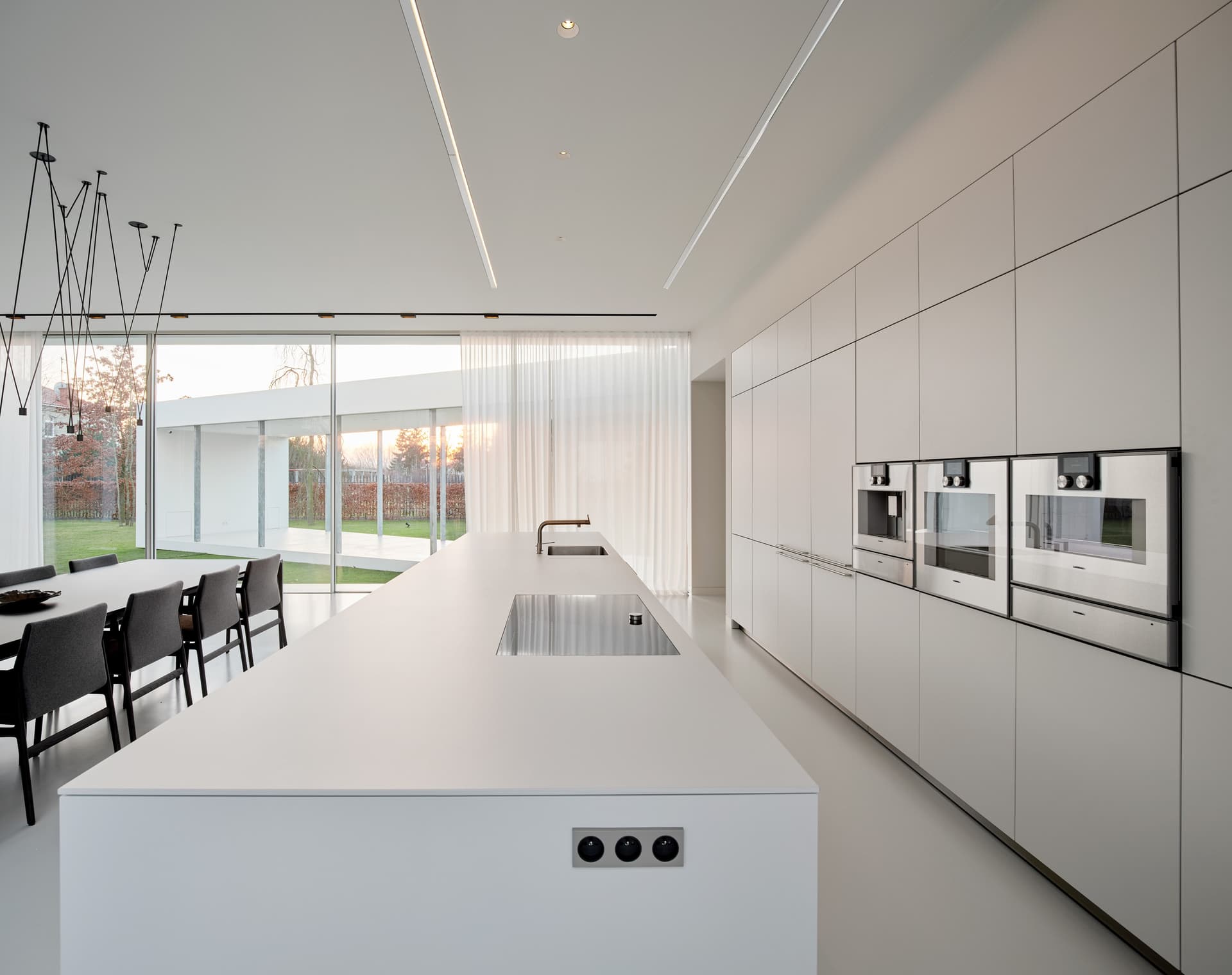 Kreon
REI PROFILE
Aluminium linear lighting profile
