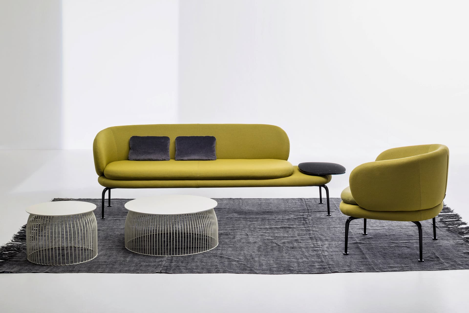 La Cividina
SOAVE
Fabric lobby chair