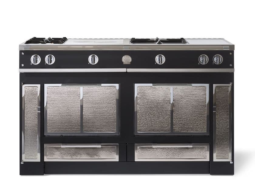 La Cornue
CHÂTEAU MODERNE
Enamel and stainless steel cooking range