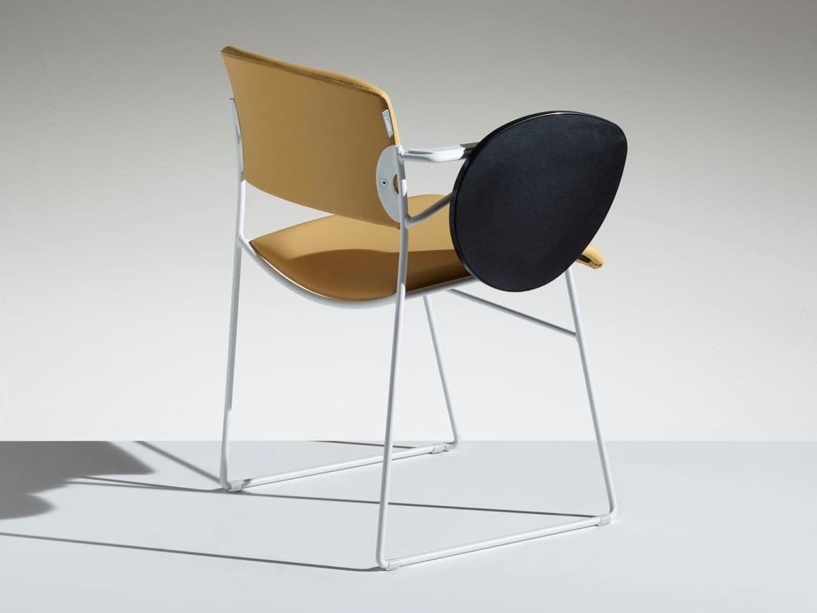 LAMM
ZINIA
Training chair with writing tablet