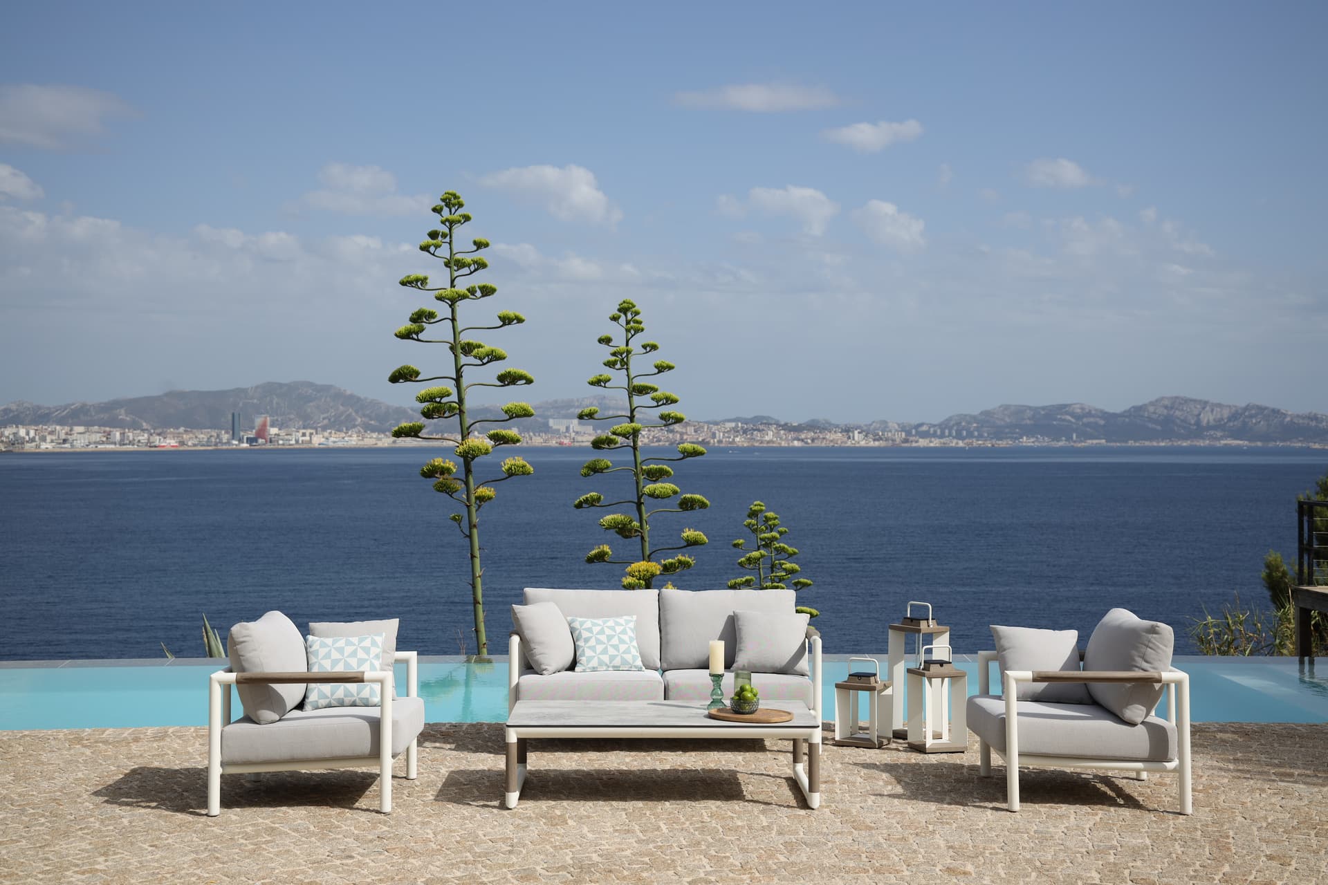 Les Jardins®
BASTINGAGE
2 seater garden sofa