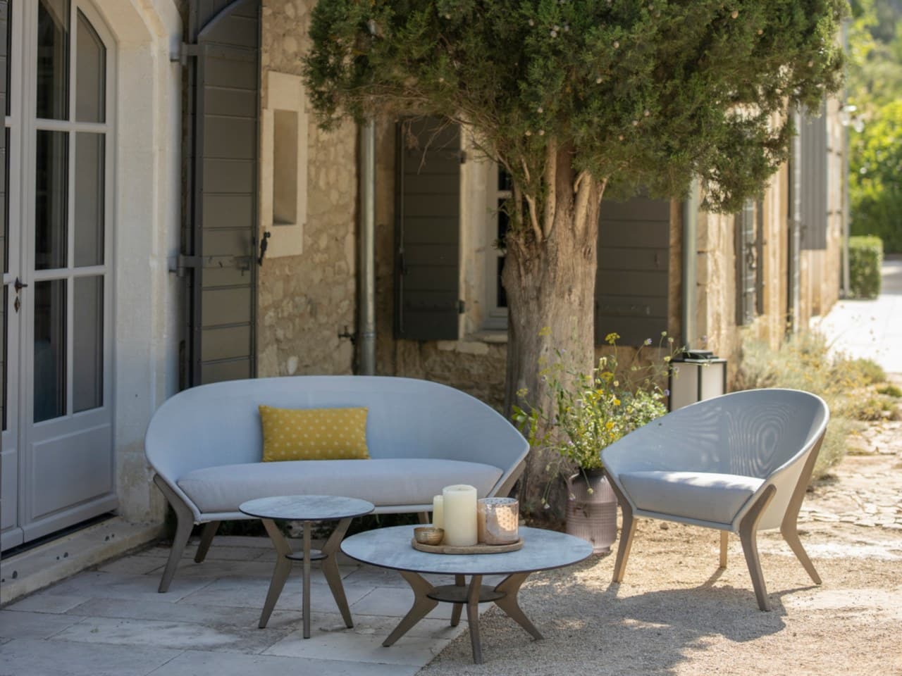 Les Jardins®
SELVA
Round wooden central coffee table