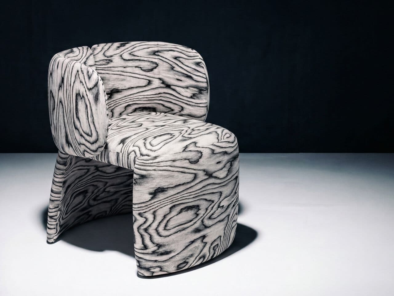 Living Couture
CORA
Easy chair with armrests