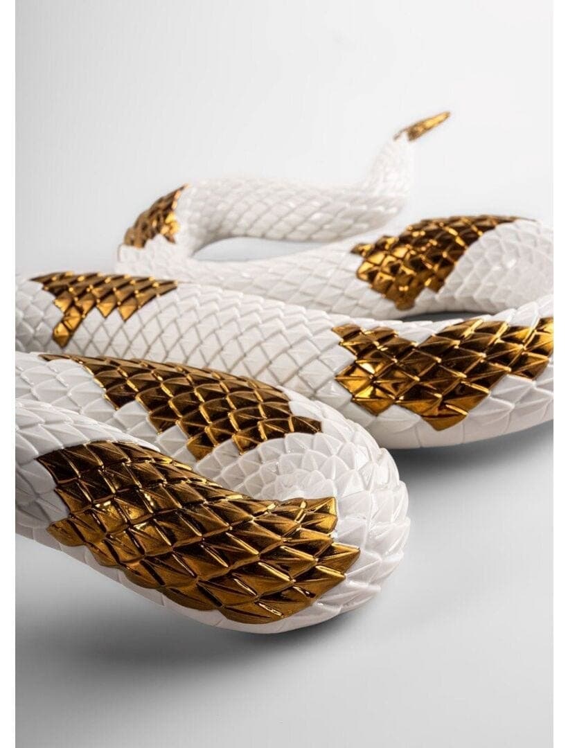 Lladró
SNAKE
Porcelain decorative object