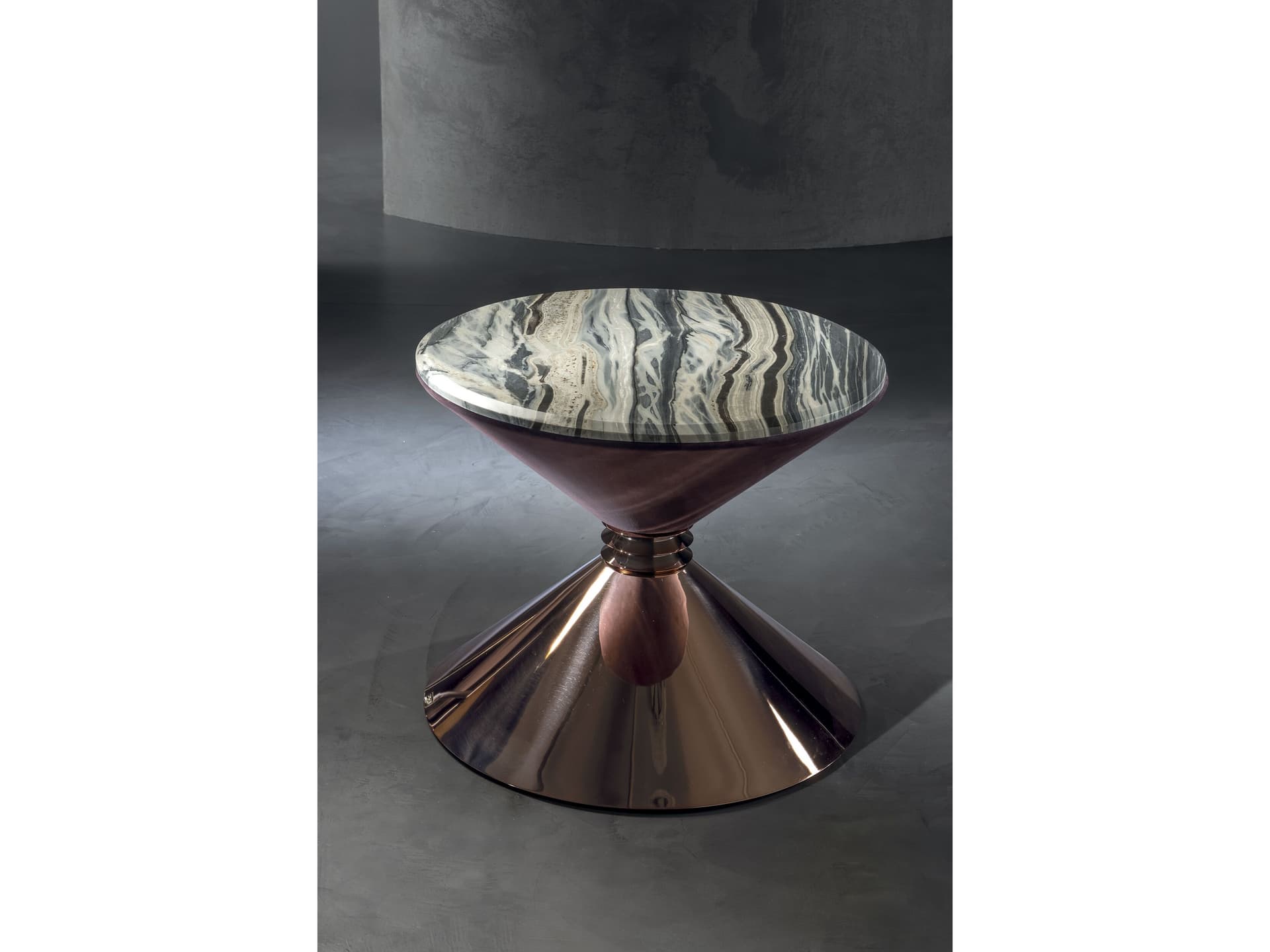 Longhi
ANGIE SMALL
Round side table