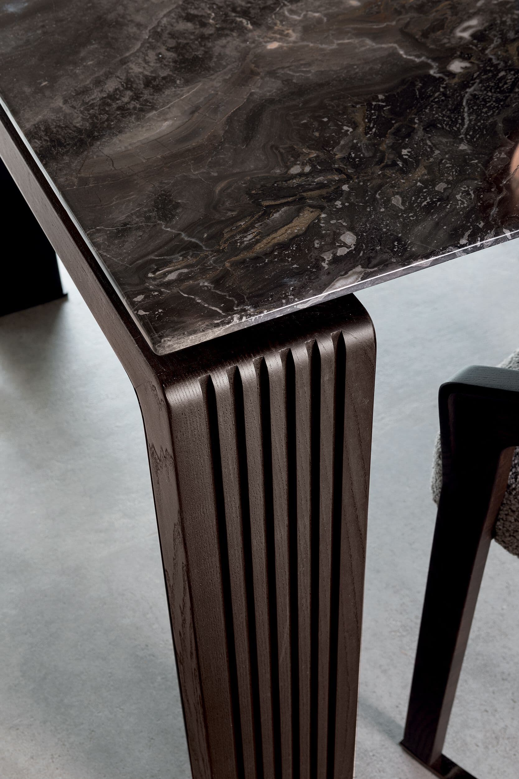 Longhi
DOMINIC
Marble dining table