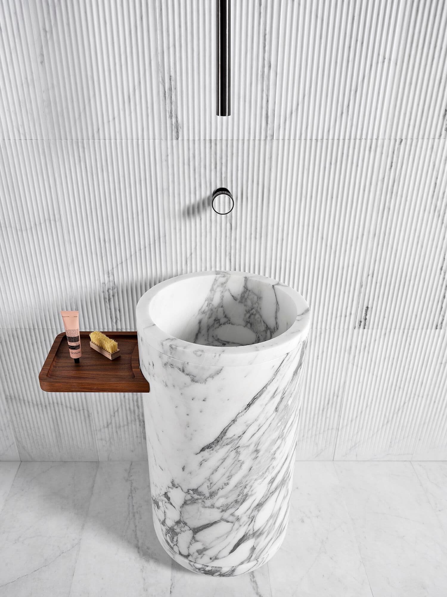 LUCE DI CARRARA
MONOLITHOS
Round freestanding marble washbasin