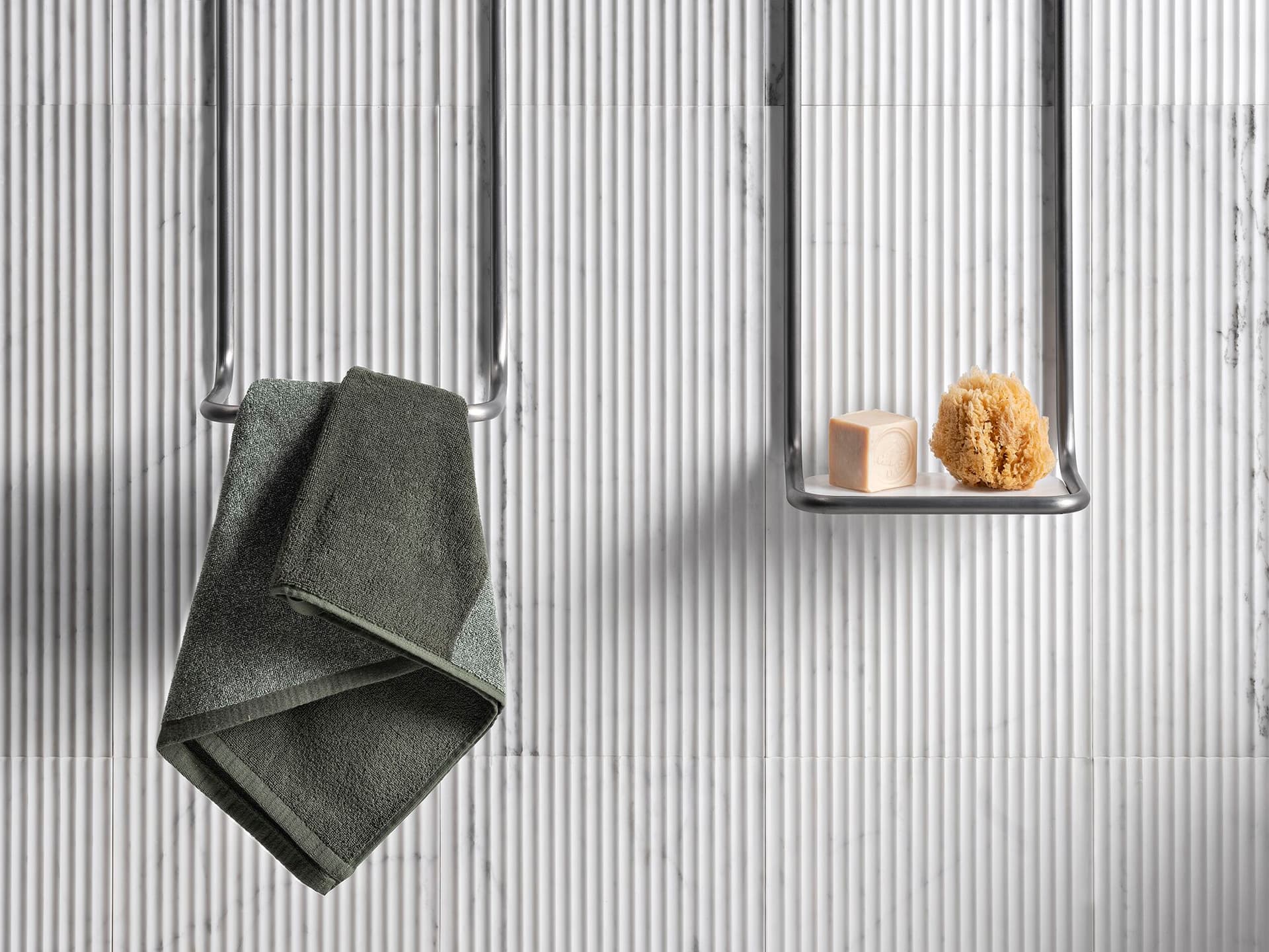 LUCE DI CARRARA
OSCAR
Brass robe hook / towel rack