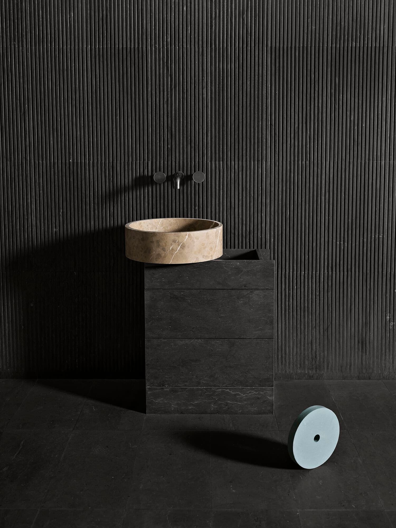 LUCE DI CARRARA
PASSAGE
Marble washbasin