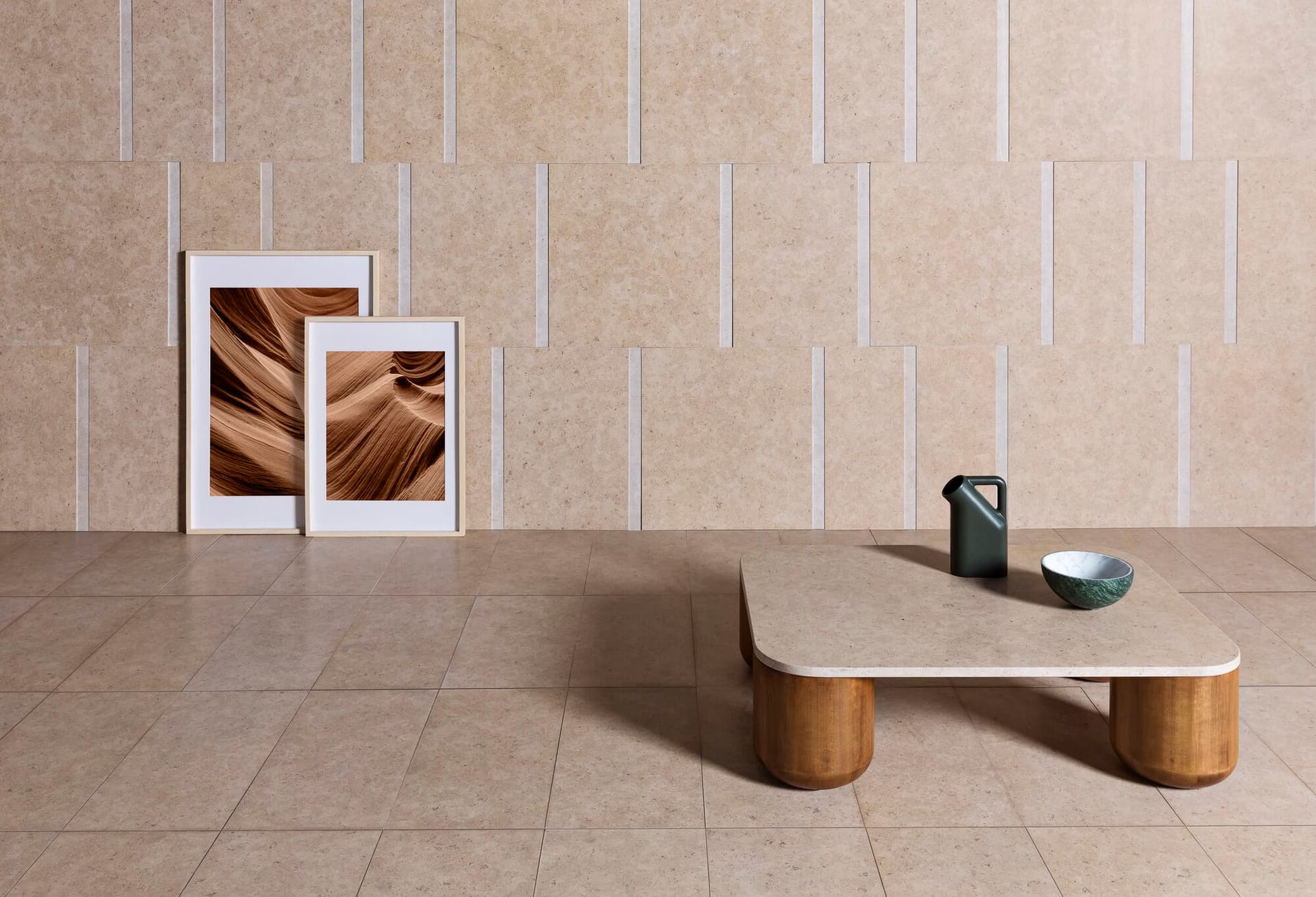 LUCE DI CARRARA
PORTO
Square low marble and wood coffee table