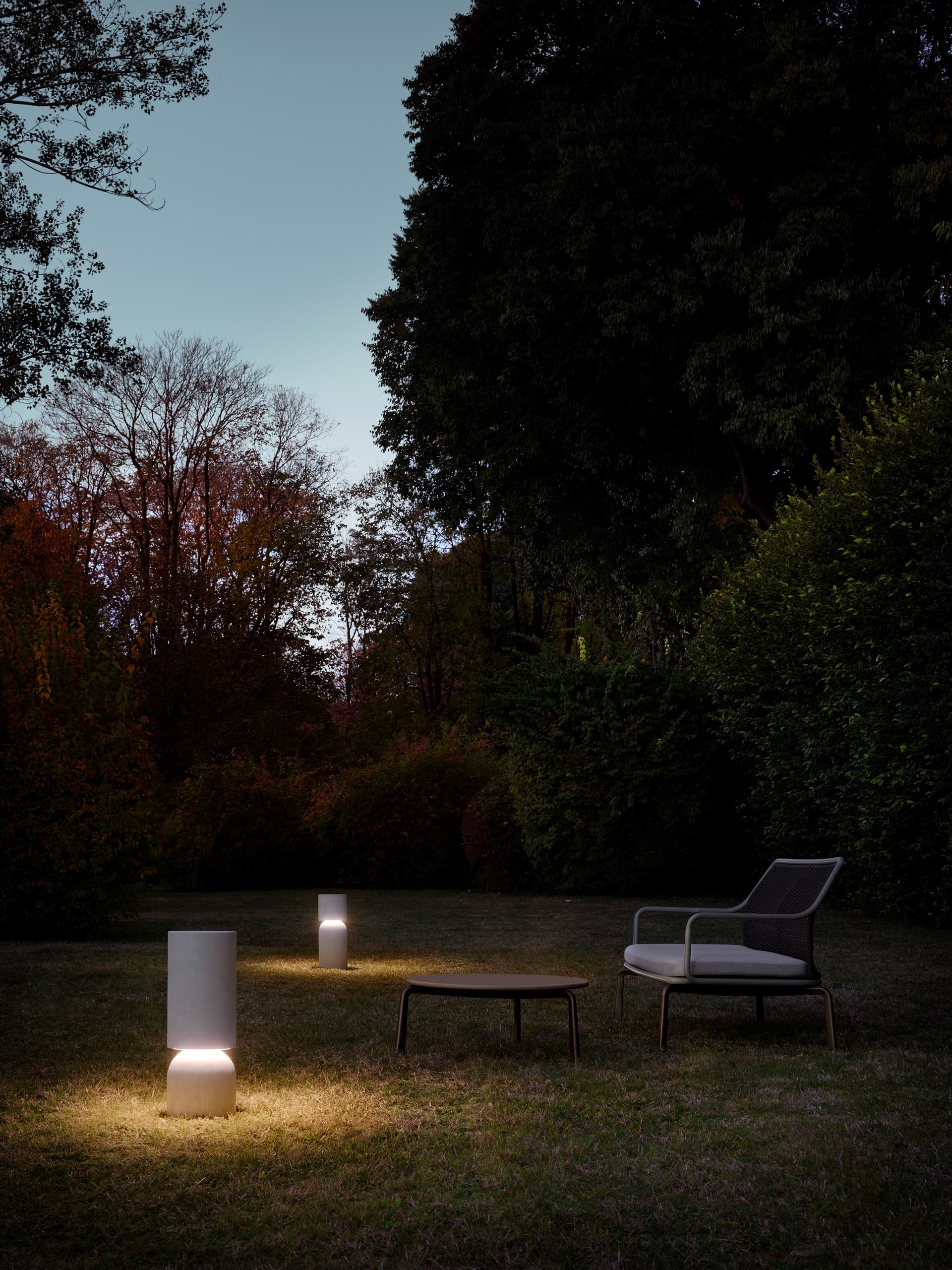 Luceplan
NUI - VERSION A
LED cement bollard light