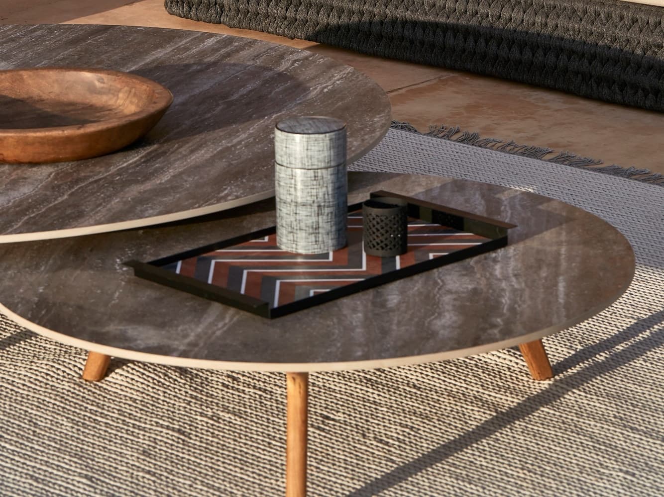 MANUTTI
TORSA
Ceramic garden side table