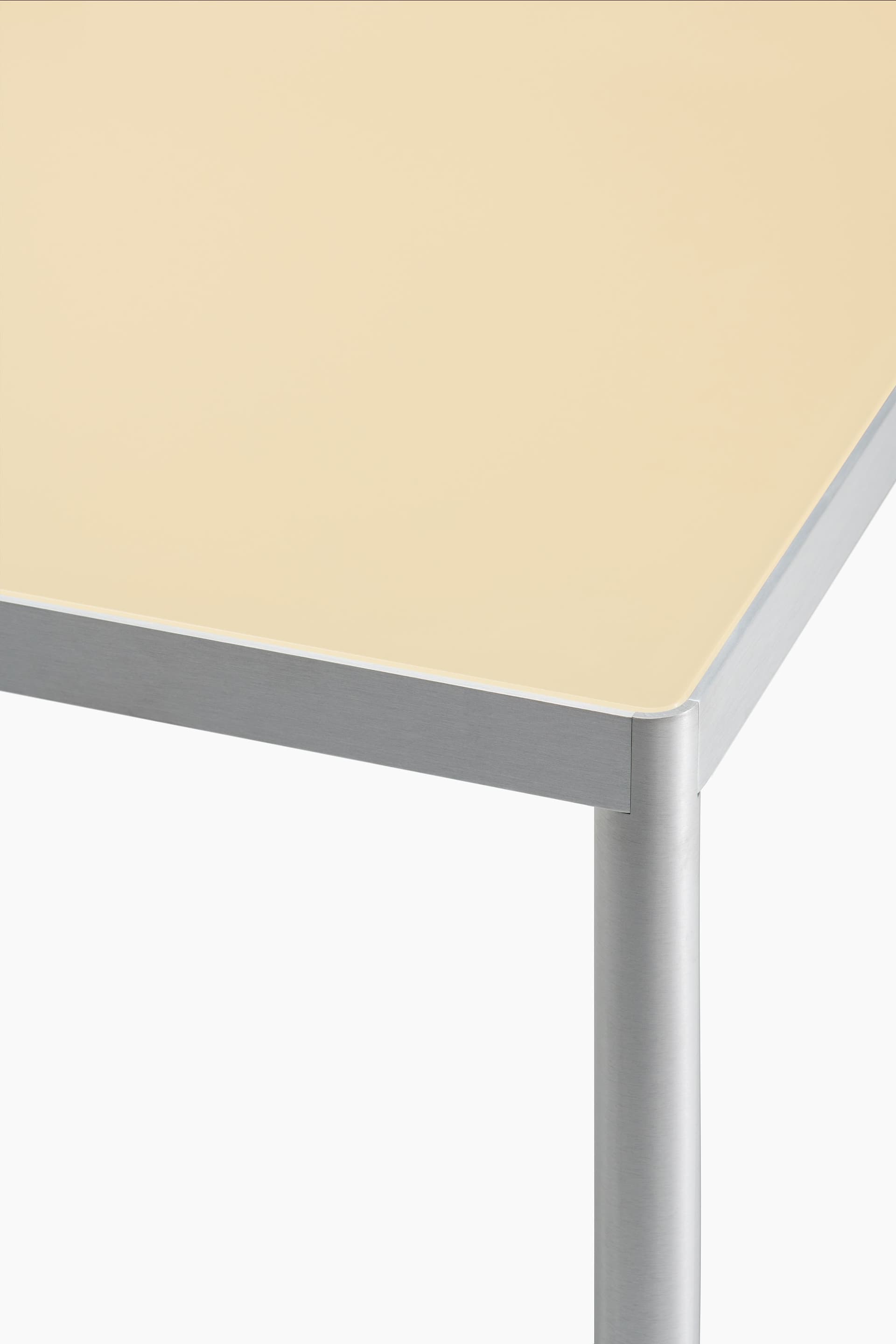 mdf italia
OFFSET
Rectangular crystal table