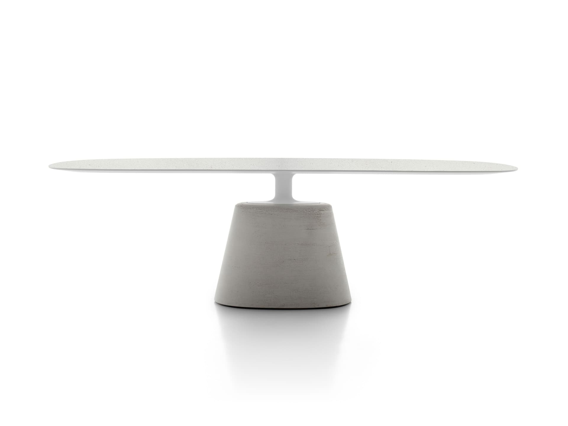 mdf italia
ROCK TABLE MAXI
Cement dining table