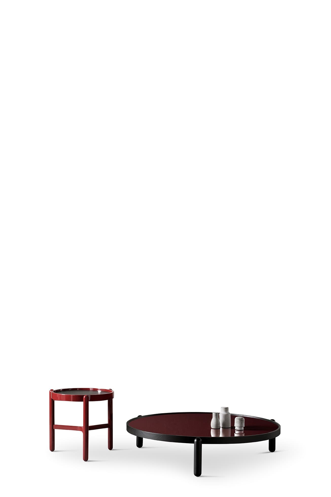 Meridiani
VITTORIO
Low round solid wood coffee table