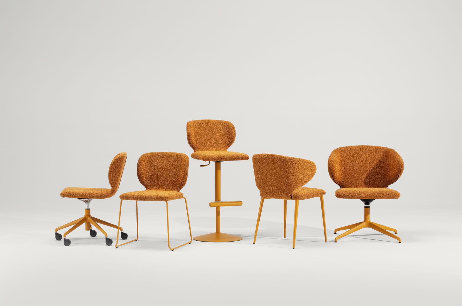 Midj
WRAP.1 S M_T TS
Sled base upholstered chair