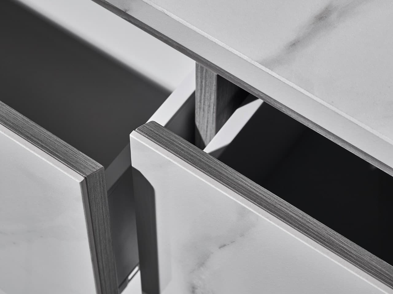 MIMIC
LINE
Wall-mounted vanity unit with drawers