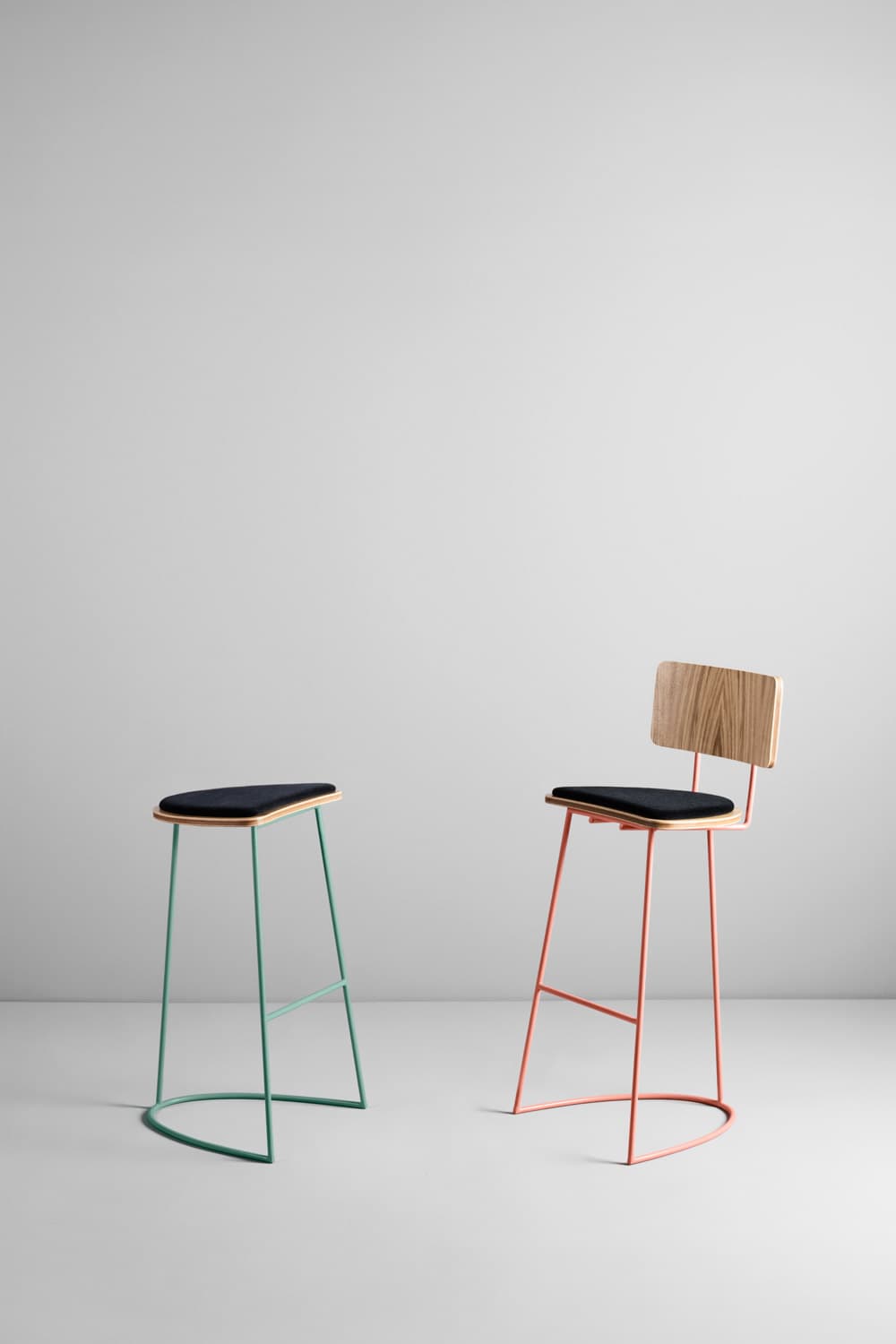 Missana
BOOMERANG
High iron stool with back