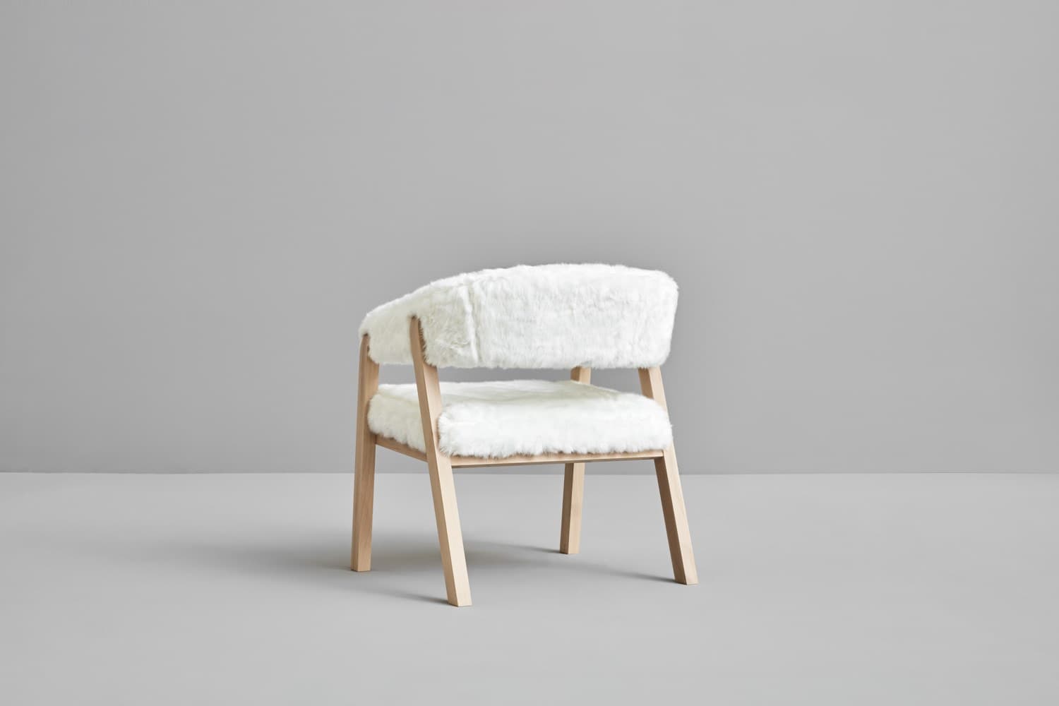 Missana
OSLO
Upholstered fabric easy chair