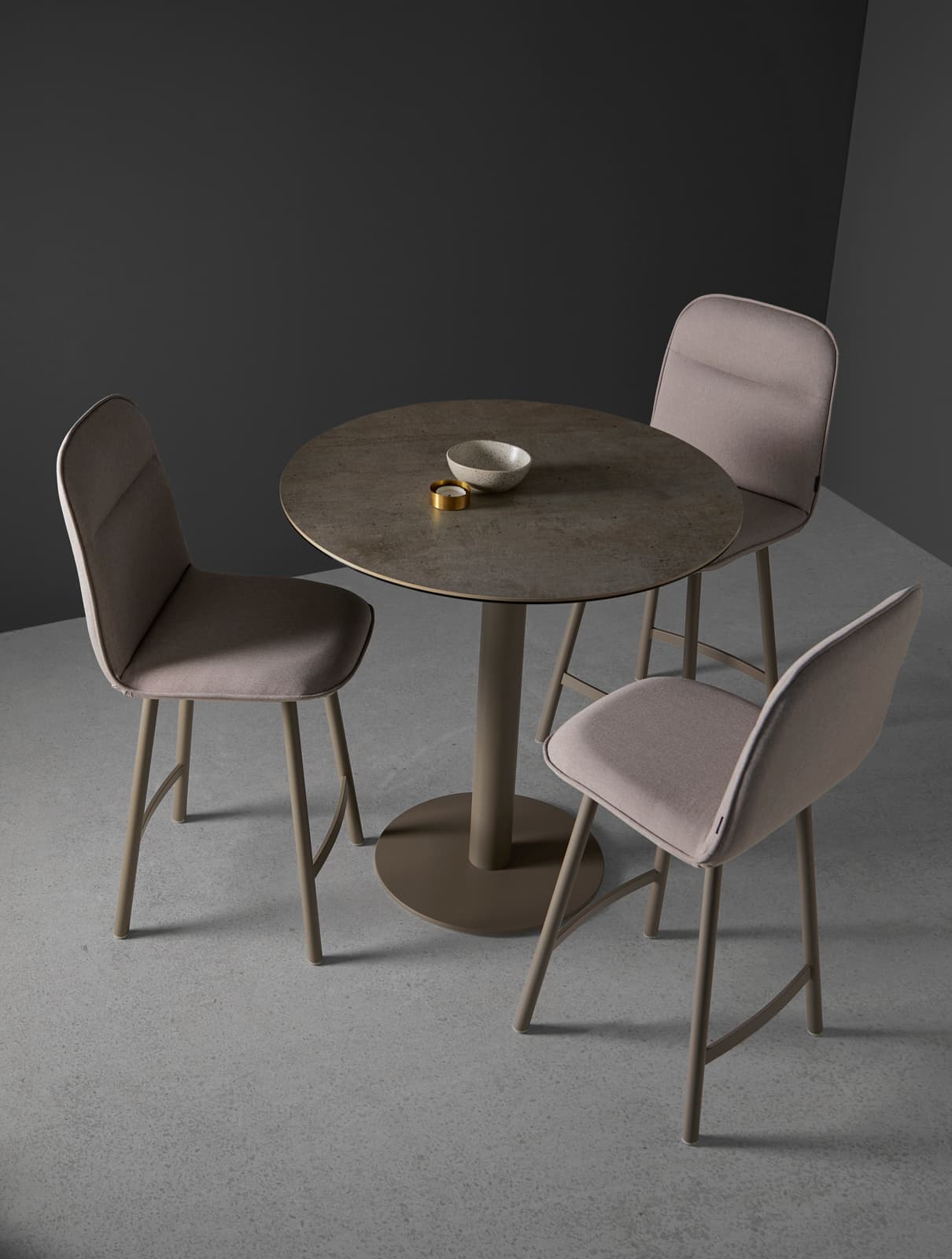 Mobliberica
KÖLN
High upholstered fabric stool