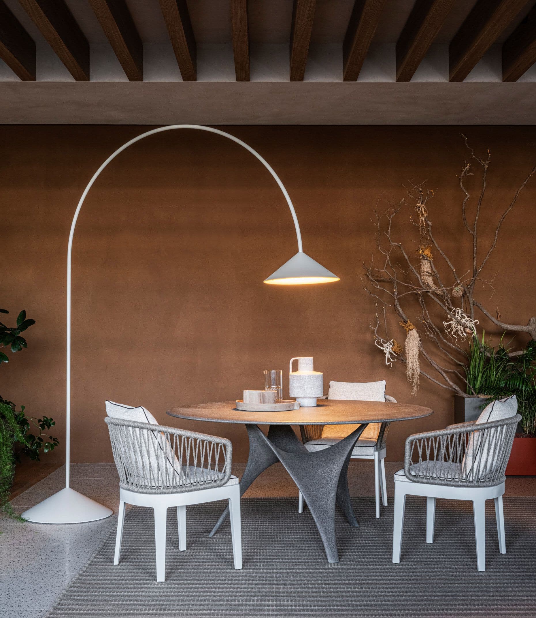 Molteni & C.
OUT
Floor lamp