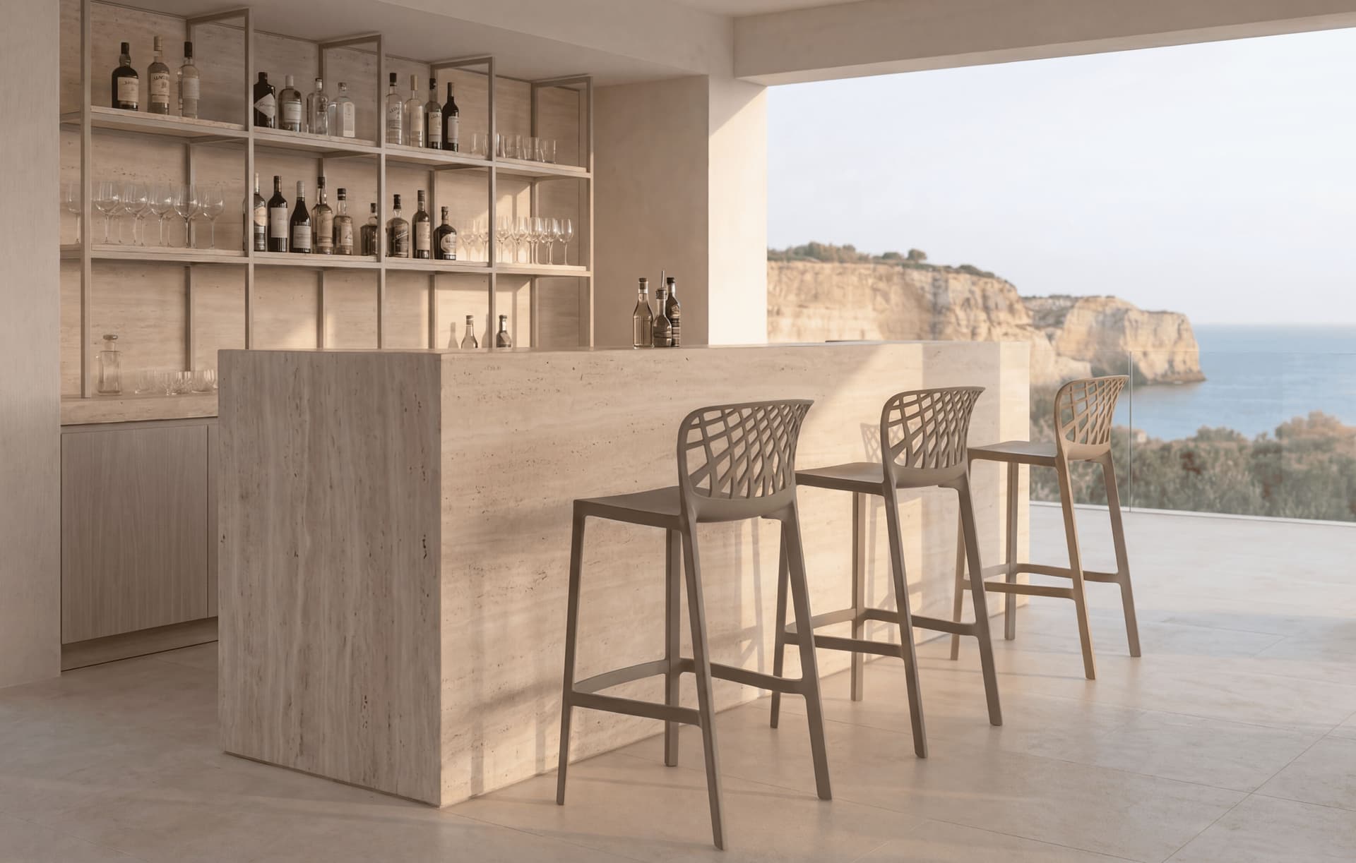 MONTEFORTE
PORTO
High polypropylene stool with back