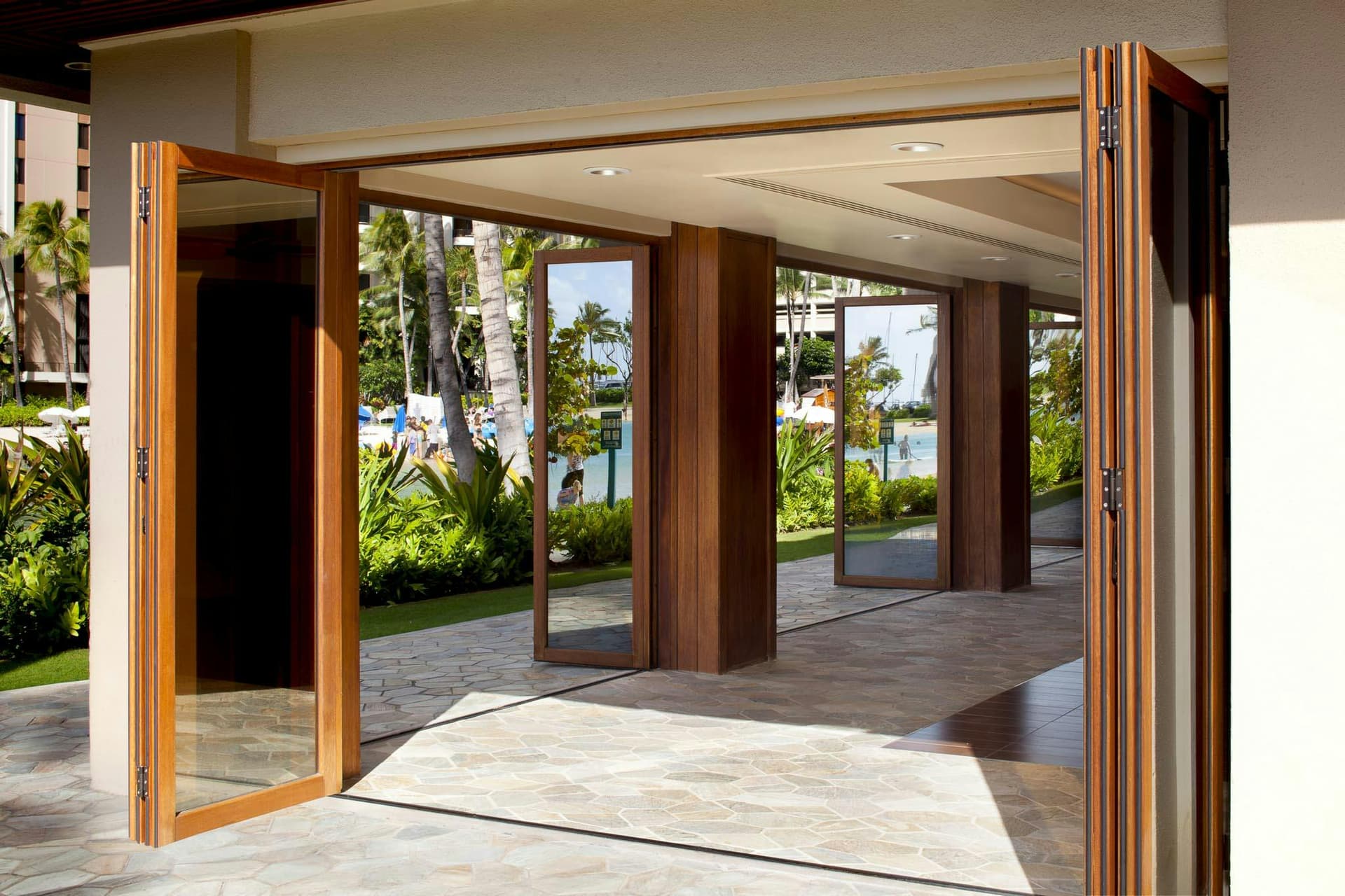 NanaWall
WD65
Wood Framed Folding Glass Wall for Special Configurations